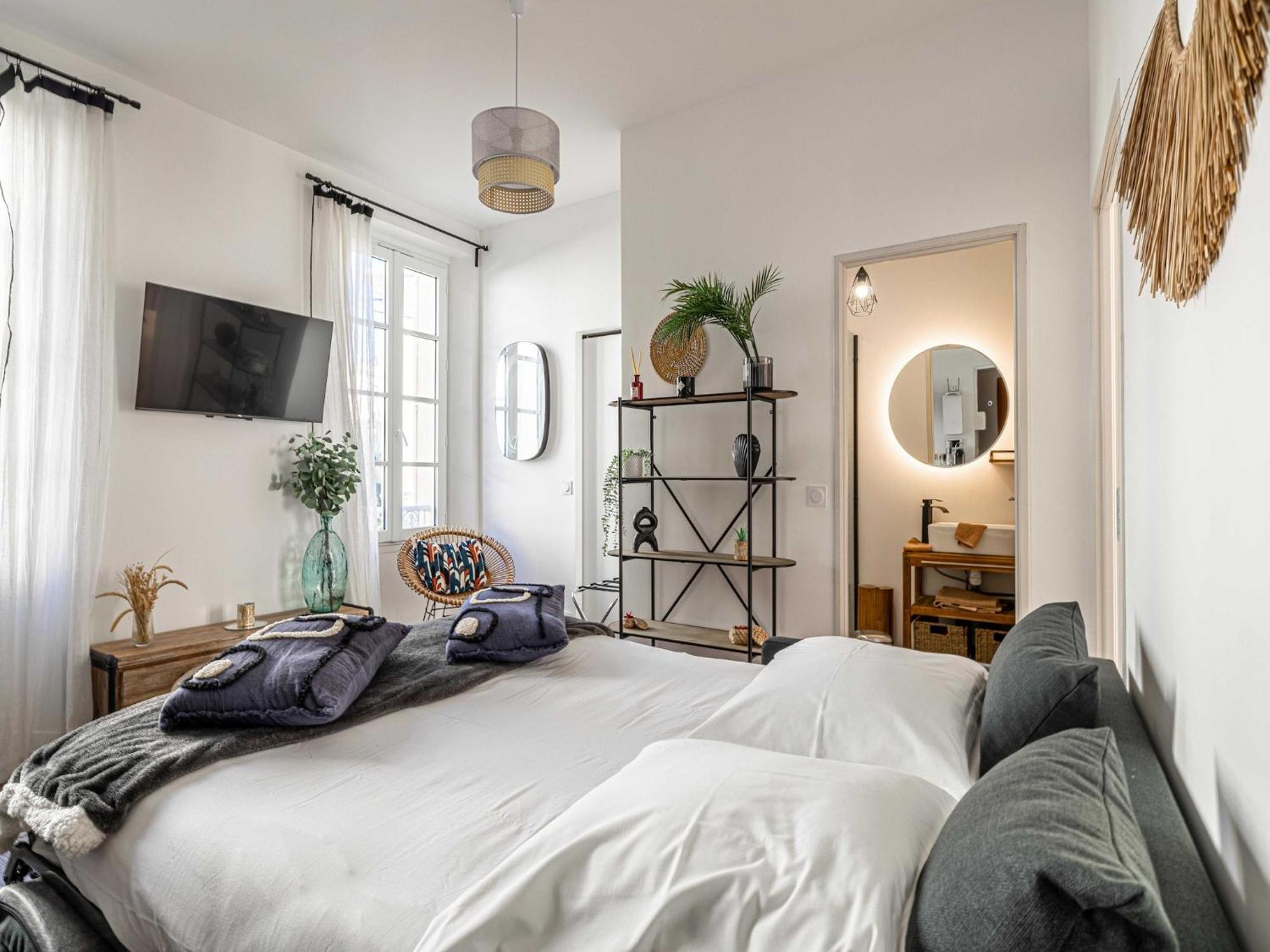 Appartement Sublime 2 Bedroom - Residential Area Cannes